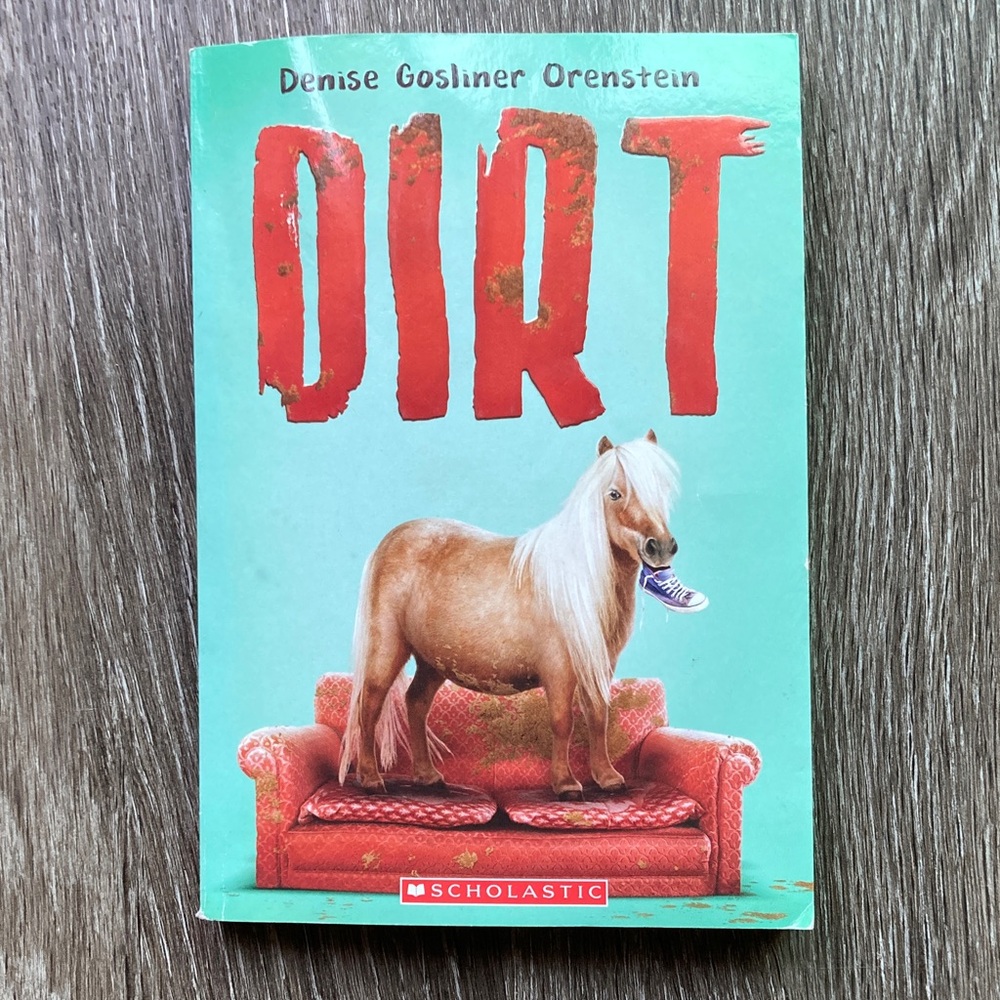 📕 3/$10 ‘Dirt' Scholastic Book